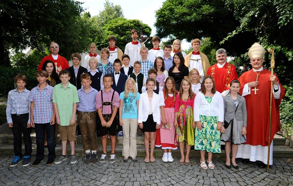 Die 24 Firmlinge der Pfarrei Reißing (Foto: Elke Schütz)