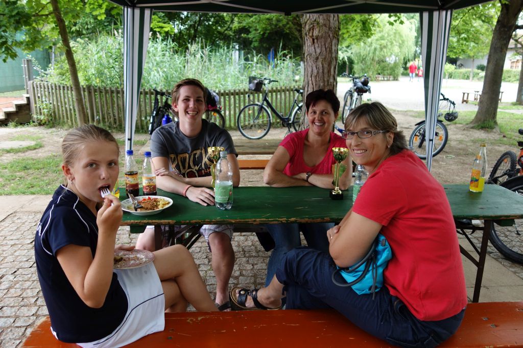 2014-07-10 Tennis Essen Tisch