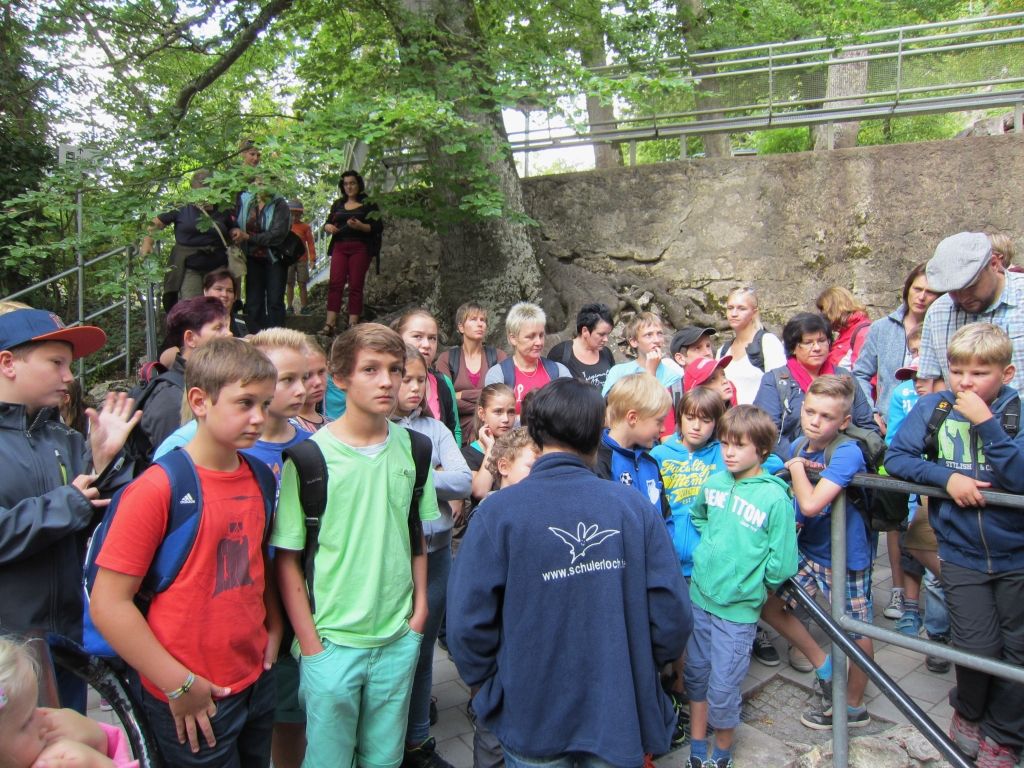 2014-09-29 Ausflug Falknerei und Schulerloch 3