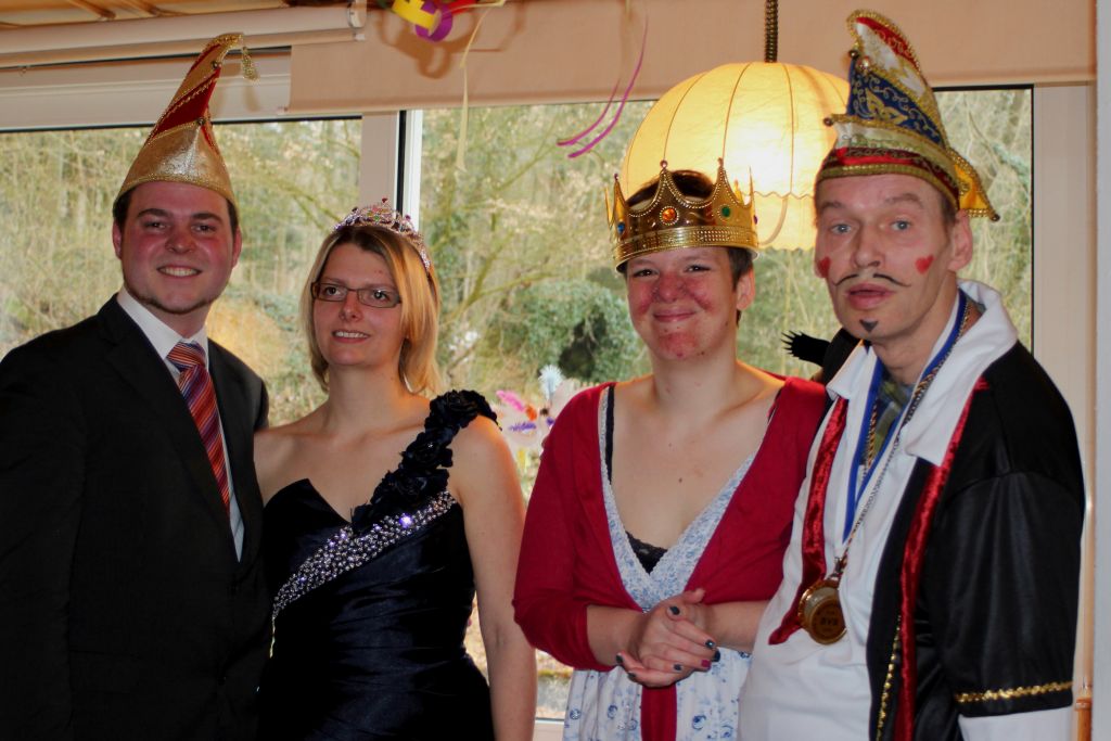 Königspaar trifft Königspaar: Prinz Uli I. von der Höll und ihre Lieblichkeit Prinzessin Sonja II. und die Hoheiten Prinzessin Anita I. und Prinz Gerhard I. 