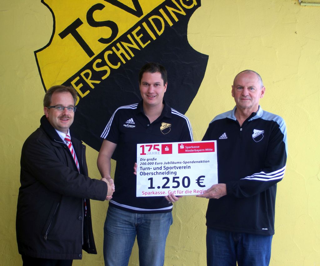 2016 01 29 Spendenübergabe TSV Tore Sparkasse