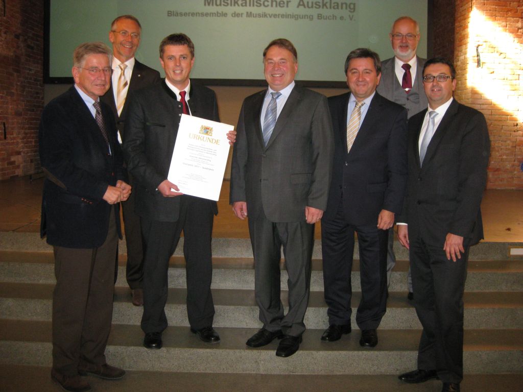 Staatspreis: BGM Ewald Seifert, Landwirtschaftsminister Helmut Brunner, Landrat Alfred Reisinger und weiteren Ehrengästen